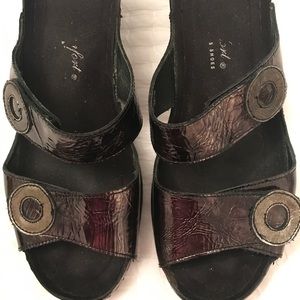 Black patent slides